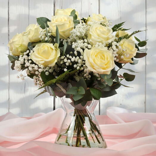 12 Luxury White Roses Bouquet