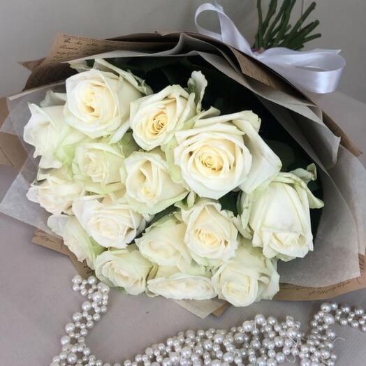 Ramo de rosas blancas