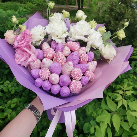 Клубника в шоколаде с эустомой M