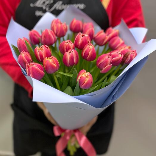 25 пионовидных тюльпанов