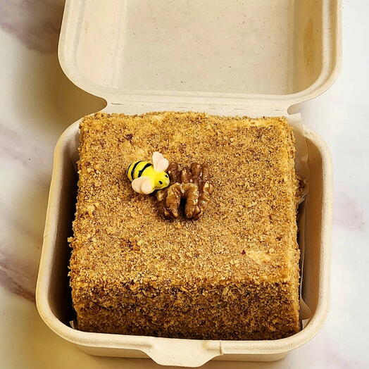 Bento honey cake with caramel and walnuts