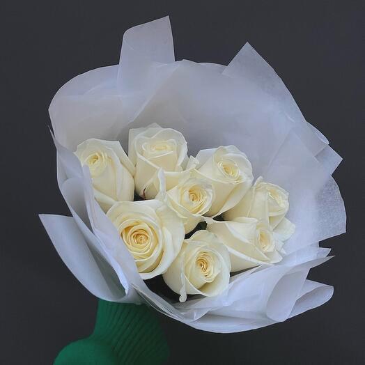 8 white roses