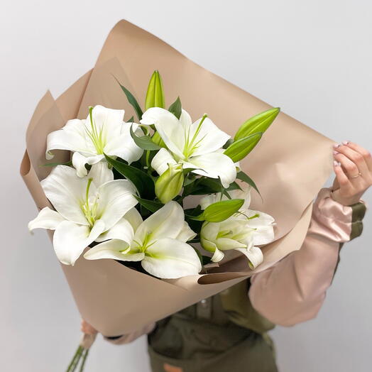 Моно букет из лилий