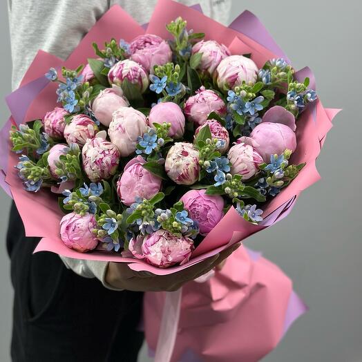 Розовые пионы
