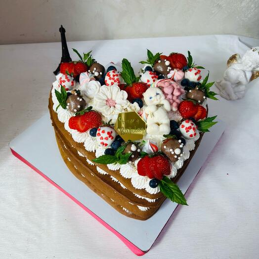 Торт сердце с мишкой