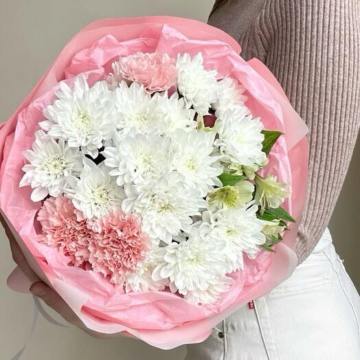 Bouquet with white chrysanthemum