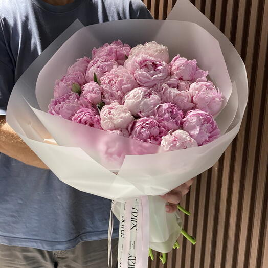 Mono bouquet of peonies