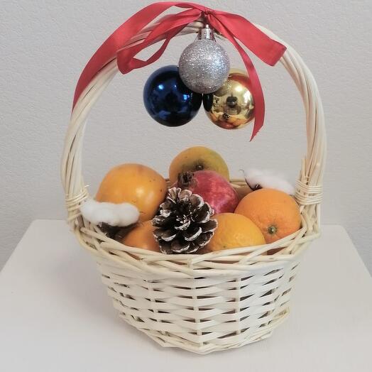 Christmas basket with tangerines, persimmons, pomegranate small 20 cv KupiTrendy