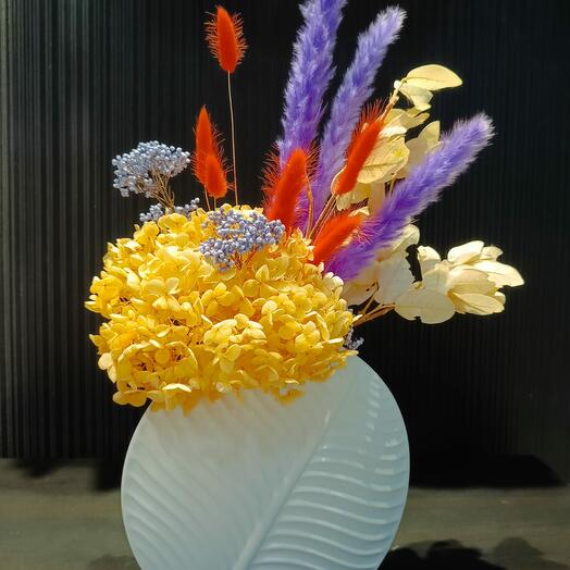 Dry Flowers in Modern Vase