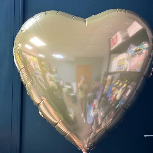 Огромное сердце с кружевными лентами