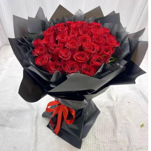 30 Pieces Red roses