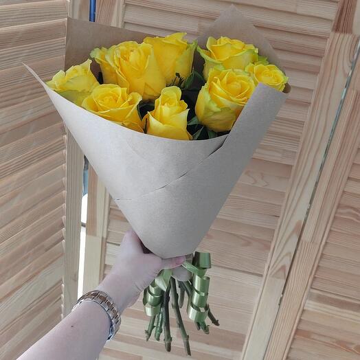 Букет жёлтых роз 9