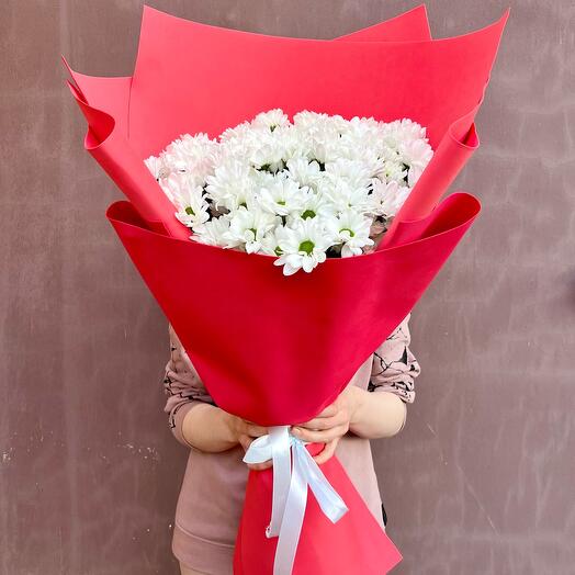 A giant bouquet of daisies