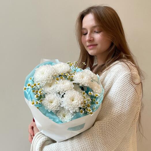 Букет из хризантемы и ромашек ко дню семьи, любви и верности🫶🏻