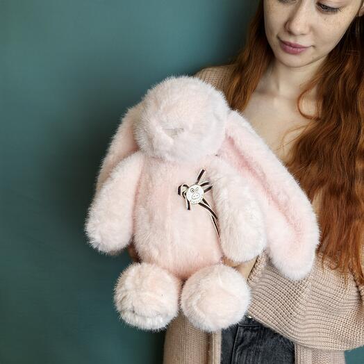 Заяц розовый