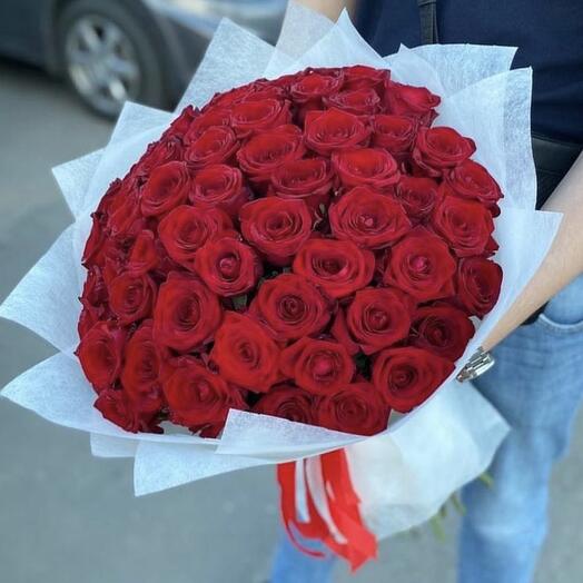 Bouquet of red roses 51