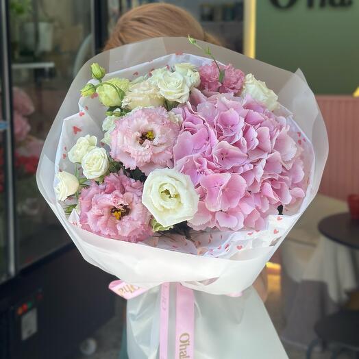 Hydrangea and eustoma bouquet