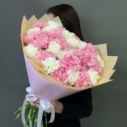 Ramo de Dianthus rosas y blancos