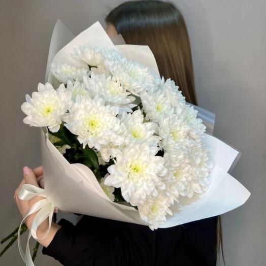 Букет  из  белые хризантемы