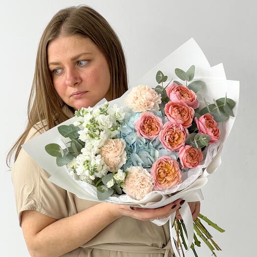 Букет в нежной гамме с пионовидными розами Букет 161 Buket in Moscow