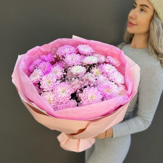 Bouquet with pink chrysanthemum