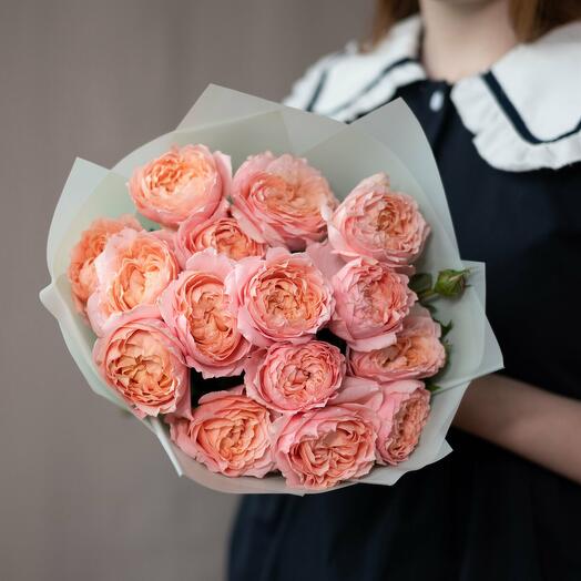 Букет из пионовидной кустовой премиум розы Джульетты Сказочный