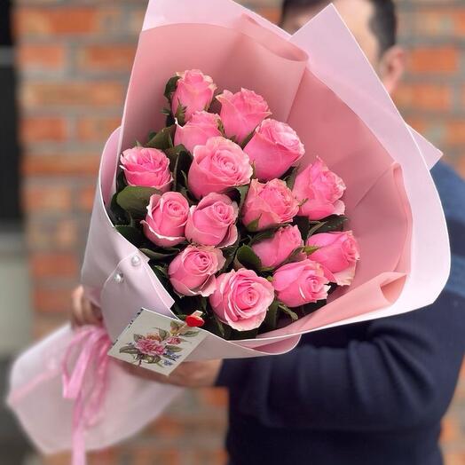 15 soft pink large roses