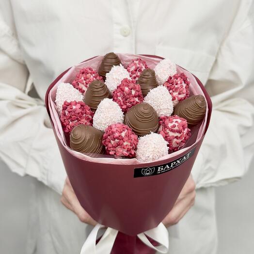 Букет из клубники, клубника в шоколаде Кокосовый поцелуй
