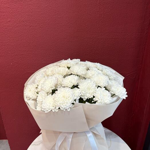 Нежный букет хризантем