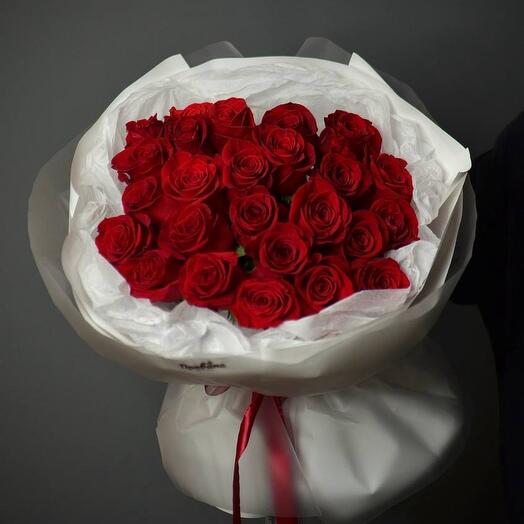 25 red roses per pack