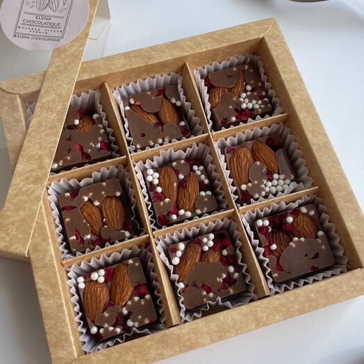 Elena Chocolatique