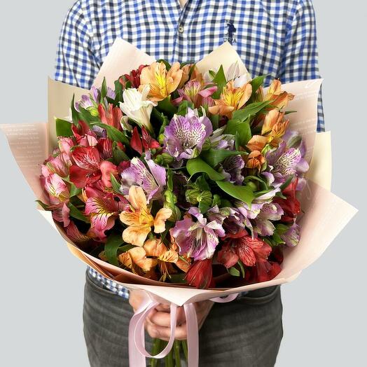 Bouquet of 16 multicoloured alstroemerias