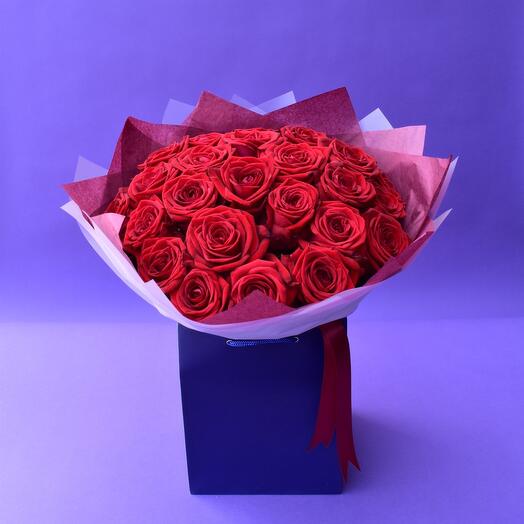 25 Red roses (as pictured)