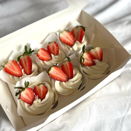 Капкейки с клубникой