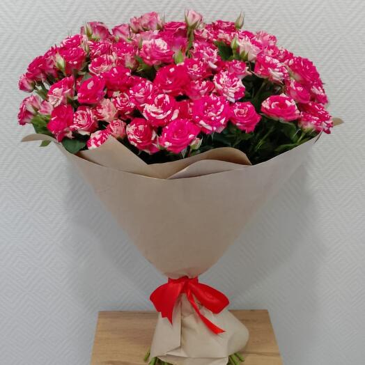 Букет из 25 кустовых роз
