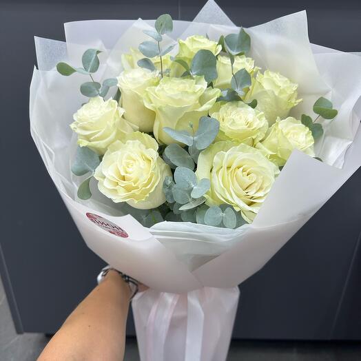 Букет из 11 белых роз с эвкалиптом ️😍