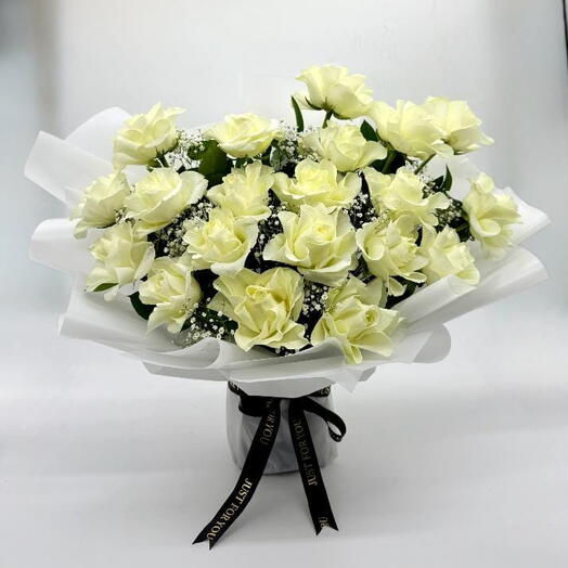 20 White Rose Bouquet