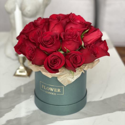 Коробка Жаккард из 25 красных роз