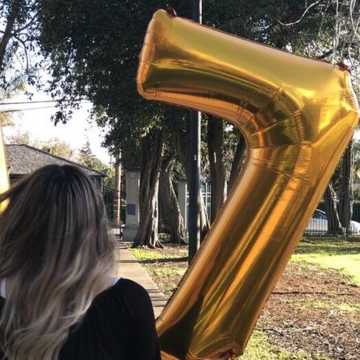 Фольгированный шар с гелием Золотая Семь - 1 метр