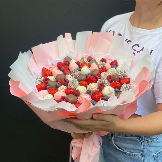 Букет из клубники в шоколаде розовый 💗🍓 💗( большой фруктовый)