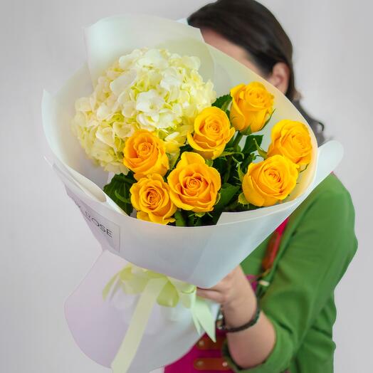 Гортензия и розы ️