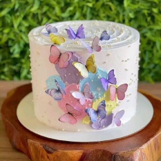 Торт с бабочками