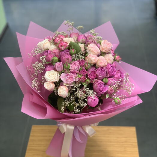 Fifteen spray roses