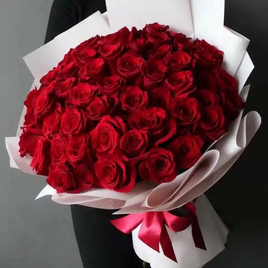 Classic in white from 51 roses 80 cm