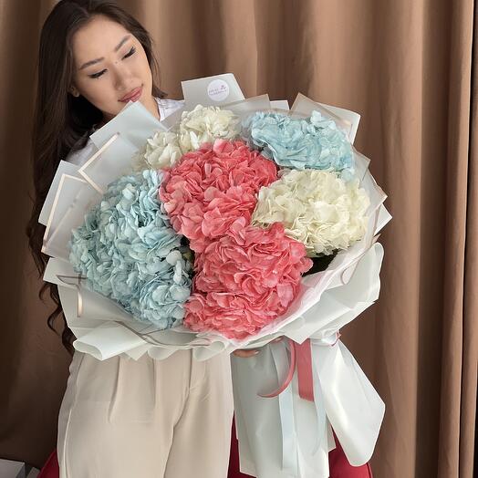 Bouquet of 7 hydrangeas