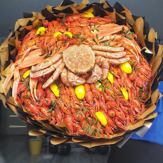 Гигантский мужской букет с морепродуктами раки краб