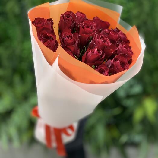 Букет из 15 красных розочек