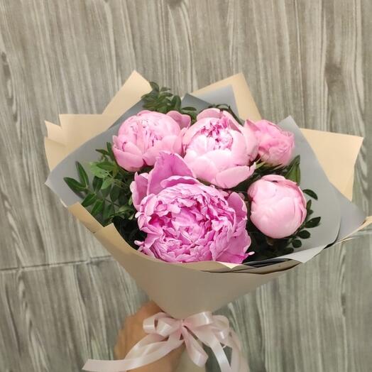 Bouquet of 5 peonies