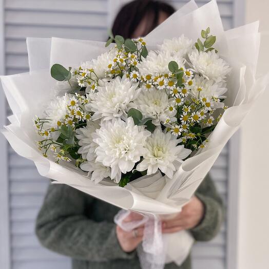 Daisies and chrysanthemums🤍