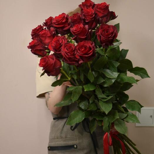 15 высоких роз под ленту